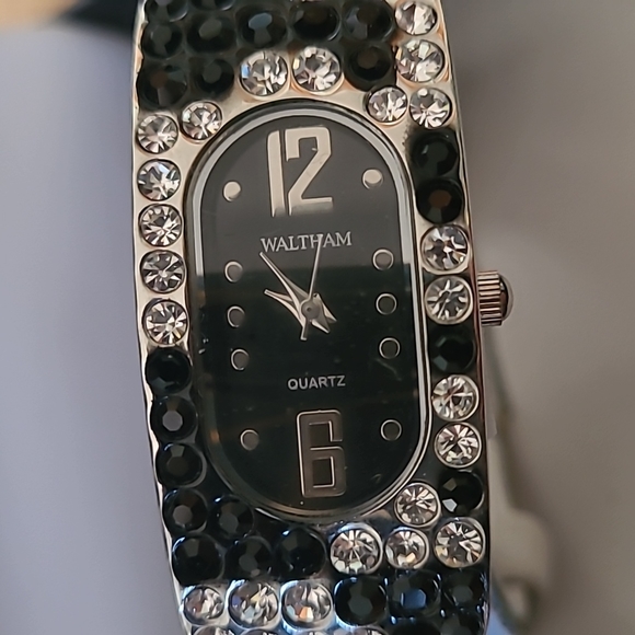 Watch - Picture 4 of 4